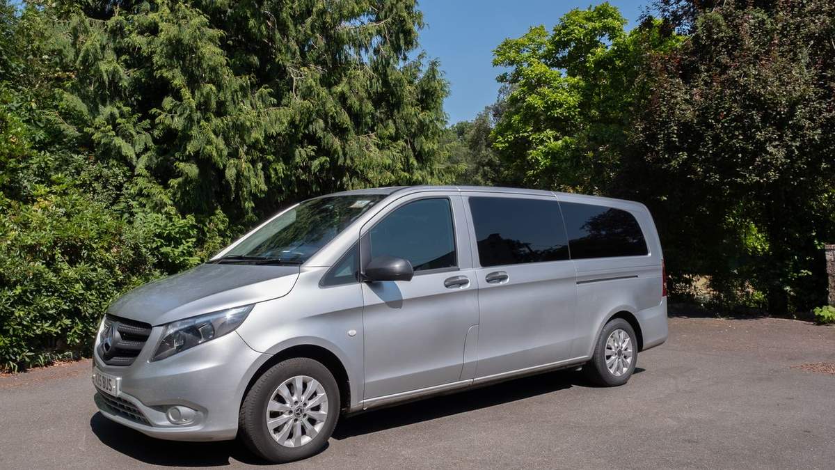A25 Cars Mercedes 8-seater MPV — up to 8 passengers and 8 large suitcases